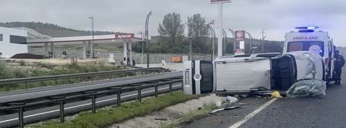 Eskişehir’de araç yan yattı: 4 yaralı