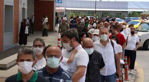 Eskişehir'de aşı kuyruğu: Randevular doldu!