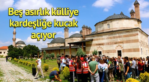 Eskişehir'de asırlık külliye kardeşliğe kucak açıyor
