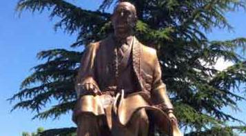 Eskişehir'de Atatürk heykelinden korkanlar
