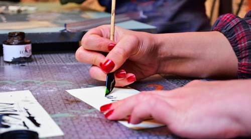 Eskişehir'de atık malzemelerden üretip kurs veriyor