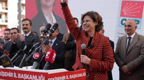 Eskişehir'de Ayşe Ünlüce'ye bir de böyle bakın!