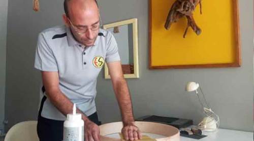 Eskişehir'de babasının zoruyla başladığı işte şimdi siparişlere yetişemiyor
