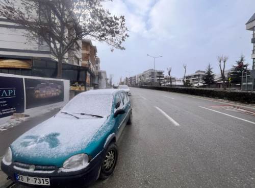 Eskişehir’de bahar beklenirken kar geldi