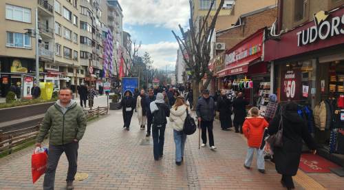 Eskişehir’de bahar havası sokakları hareketlendirdi!