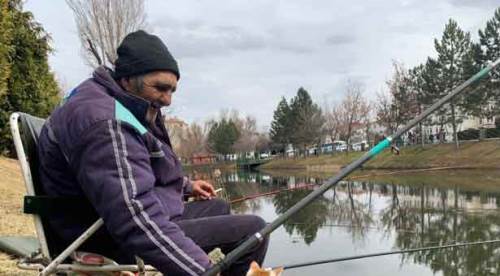 Eskişehir'de balıkçıları sabırla beklediler