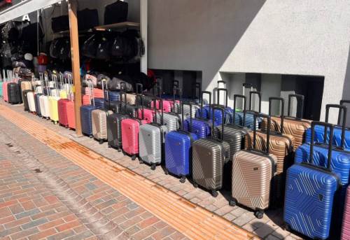 Eskişehir'de bavul fiyatlarında sonbahar indirimi başladı