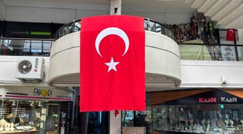 Eskişehir'de bayraklarla donattılar!