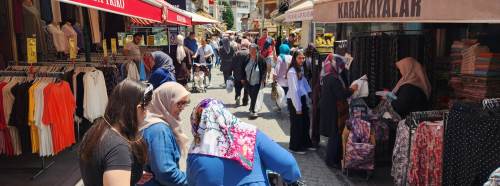 Eskişehir’de bayram telaşı çarşıya yansıdı: Esnaf memnun