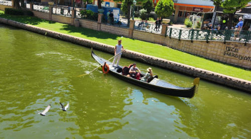Eskişehir'de bayramda gondol keyfi