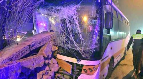 Eskişehir'de belediye otobüsü kaza yaptı: Yaralılar var!
