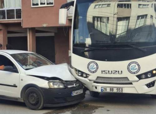 Eskişehir'de belediye otobüsü kaza yaptı