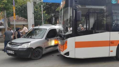 Eskişehir'de belediye otobüsüne çarptı! 
