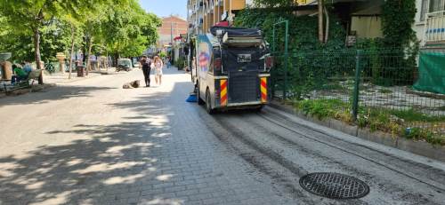 Eskişehir'de belediye temizliyor, vatandaş kirletiyor