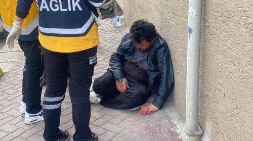 Eskişehir'de bıçakla yaralandı: 112 ekiplerine zahmet etmeyin dedi...