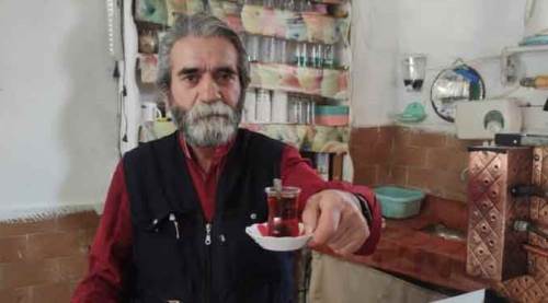 Eskişehir'de bir çay tepsisi ile yarım asrı devirdi
