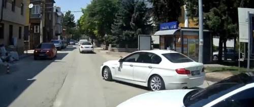 Eskişehir’de bir kavşakta konvoy için trafik durdu