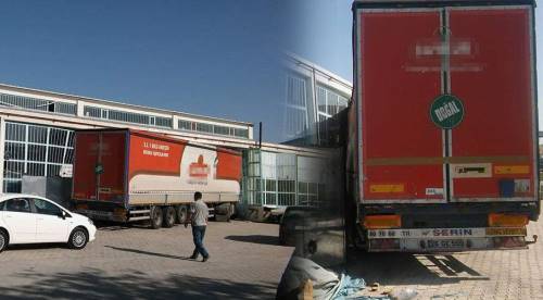 Eskişehir'de bir tır dükkana girdi