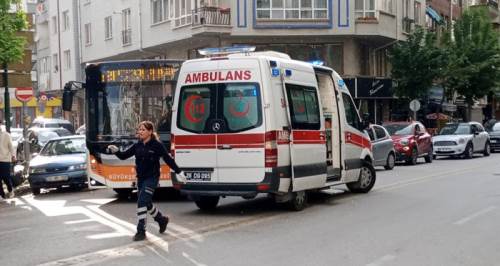 Eskişehir'de birbirlerine çarpıp hastanelik oldular!