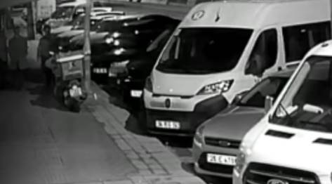 Eskişehir'de birkaç saniyede otomobil çaldılar: İşte o anlar...