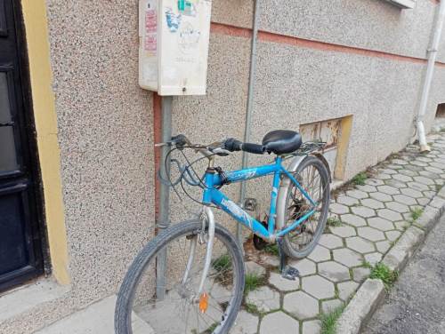 Eskişehir'de bisikleti kilitledikleri alan risk yaratıyor