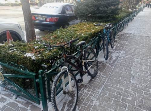 Eskişehir'de bisikletlilerin derdi bitmiyor...