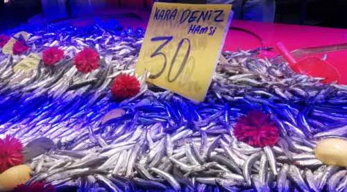 Eskişehir'de bolluk başladı, fiyatlar yüz güldürdü