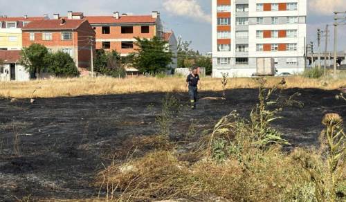 Eskişehir’de boş arsada yangın paniği