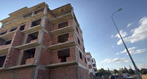 Eskişehir'de boş inşaatın 4'üncü katından düştü!