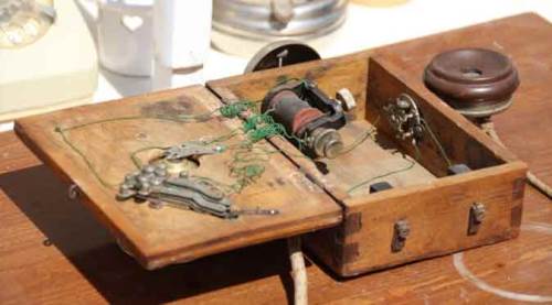 Eskişehir'de bu "telefon" görenleri şaşırtıyor!