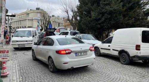 Eskişehir’de bu cadde vatandaşı çileden çıkarıyor!