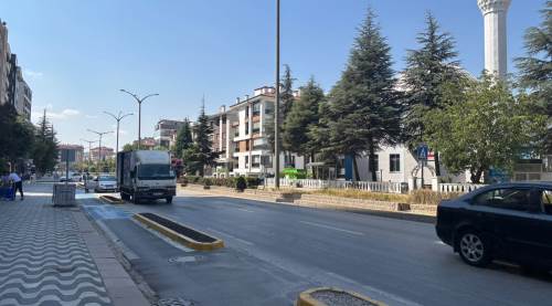 Eskişehir’de bu caddede kazalar bitmiyor: Mahalleli isyan etti