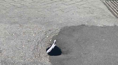 Eskişehir'de bu delikler tehlike saçıyor!