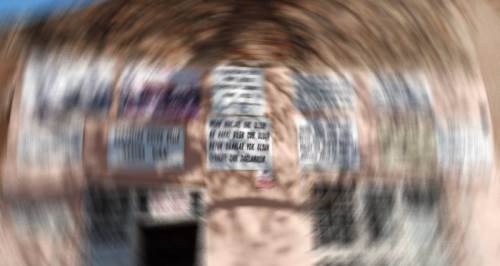 Eskişehir'de bu duvarı görenler telefona sarılıyor