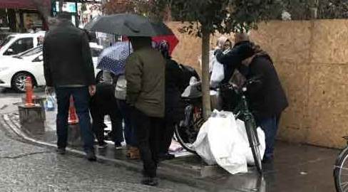 Eskişehir'de bu kazakların fiyatını gören, yağmura aldırmayıp...