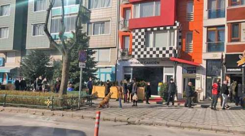 Eskişehir'de bu kuyruğu gören gözlerine inanamadı!