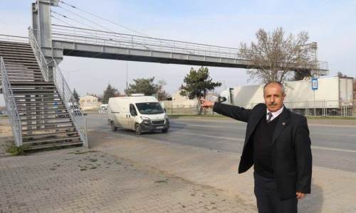 Eskişehir'de bu yoldan karşıya geçmek 1 saat sürüyor