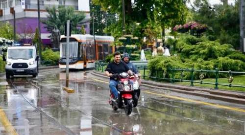 Eskişehir’de bugün hava nasıl olacak? Sağanak ve gök gürültülü yağış geliyor