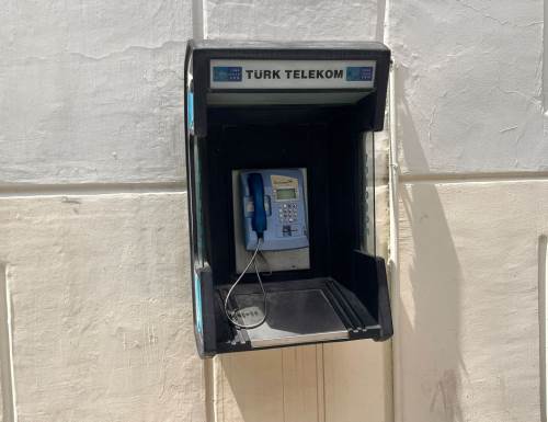 Eskişehir'de çalışır durumdaki ankesörlü telefonlar şaşırtıyor