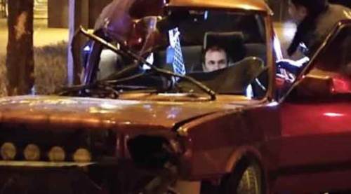 Eskişehir'de can pazarı: Kaza yaptı, sıkıştı...