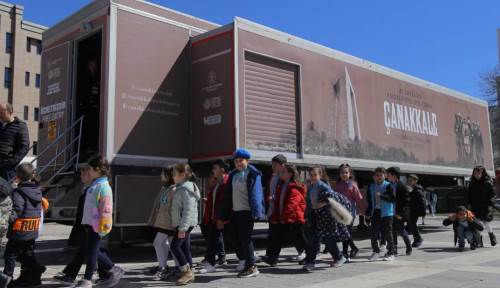 Eskişehir'de Çanakkale Savaşları Mobil Müzesi'ne yoğun ilgi