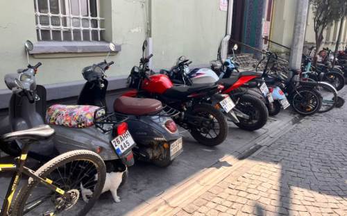 Eskişehir’de Çarşı Camii önü otoparka döndü