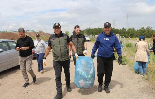 Eskişehir’de Çevre Haftası’nda doğadan 3 traktör atık toplandı