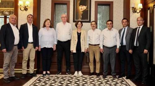 Eskişehir'de CHP'li belediye başkanlarının Yeni Parti toplantısından karar çıkmadı