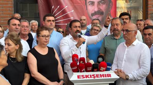 Eskişehir'de CHP'liler il binasında toplandı: Yalaz'dan sert açıklamalar!