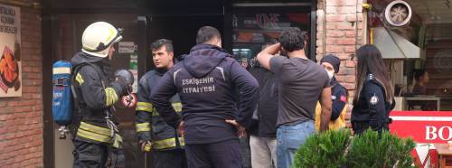 Eskişehir’de çibörek dükkanı alevlere teslim oldu!