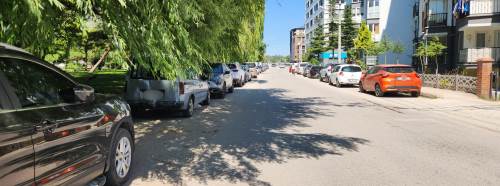 Eskişehir'de çift taraflı park trafiği kilitliyor