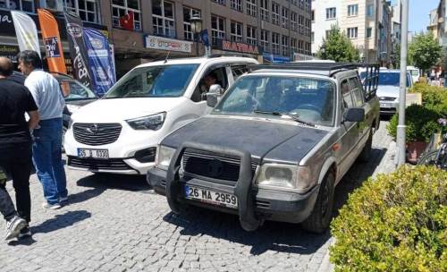 Eskişehir'de çileden çıkaran park: Dakikalarca onu beklediler!