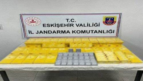 Eskişehir'de cinsel ürünler, sigara ve tabancalar satılacakken suçüstü yakalandılar