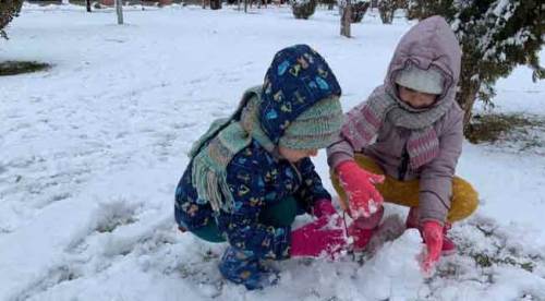  Eskişehir'de çocuklar kar ile buluştu